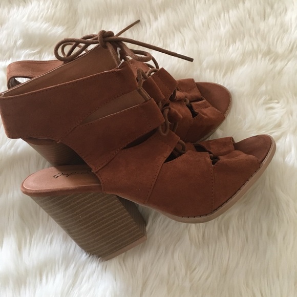 Qupid Lace Up Sandals - Picture 4 of 5